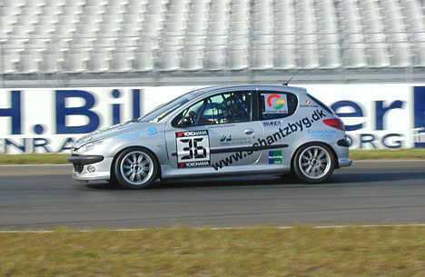 Flemming Schantz havde denne weekend hyret Formel 3 køreren Jesper Carlsen som makker.
(Foto: Motorsporten.dk)